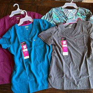 Scrub Star Set of 4 Scrub Tops Size Small